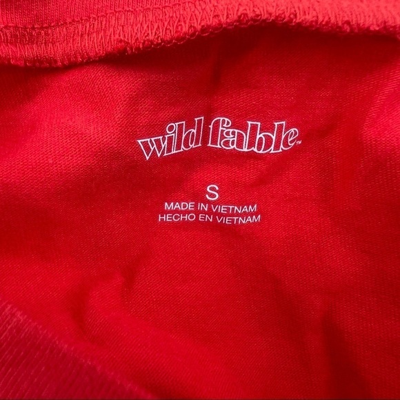 NWT Wild Fable Red Long Sleeve Cropped Boxy T-Shirt Size Small Women’s - Picture 2 of 8